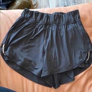 Lululemon High Rise Shorts Size 4 (XS)